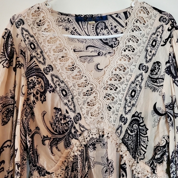 Blue Rain BoHo Paisley Print Flowy Top size medium - Picture 4 of 12